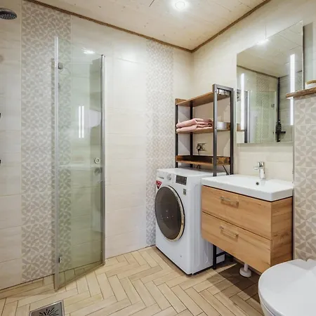 Kuuse 4 * هابسالو